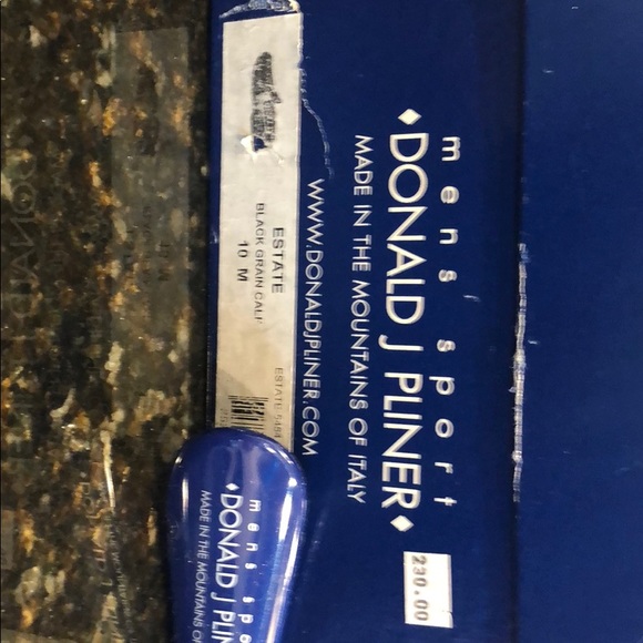 Black grain calf slip on loafer; great shape - Picture 8 of 8